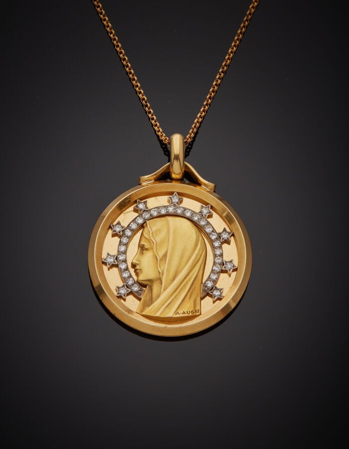 Importante MEDAILLE religieuse représentant la Vierge de profil, en or jaune et…