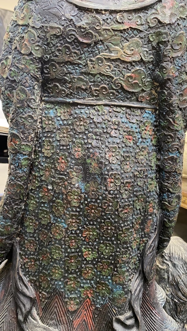 IMPORTANTE SCULPTURE EN BRONZE REPRESENTANT UN DIGNITAIRE ET UN DRAGON - Chine…