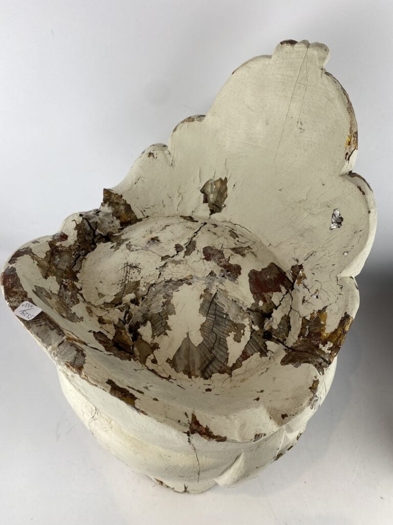 Importante tête de bouddha en bois sculpté peint, anciennement laquée - Sud-Est…