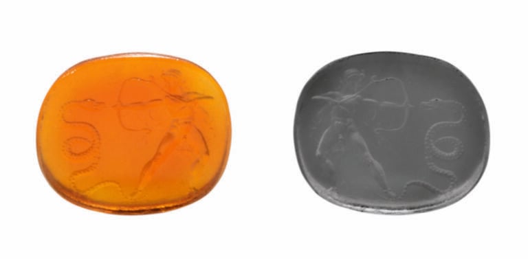 Intaille en verre gravé contrecollé sur cornaline représentant un archer à l'an…