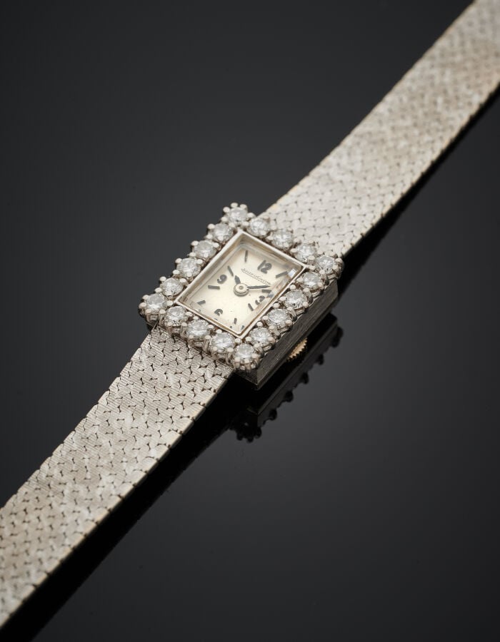 JAEGER LECOULTRE - BRACELET MONTRE rectangulaire de dame en or gris (750‰). Lun…