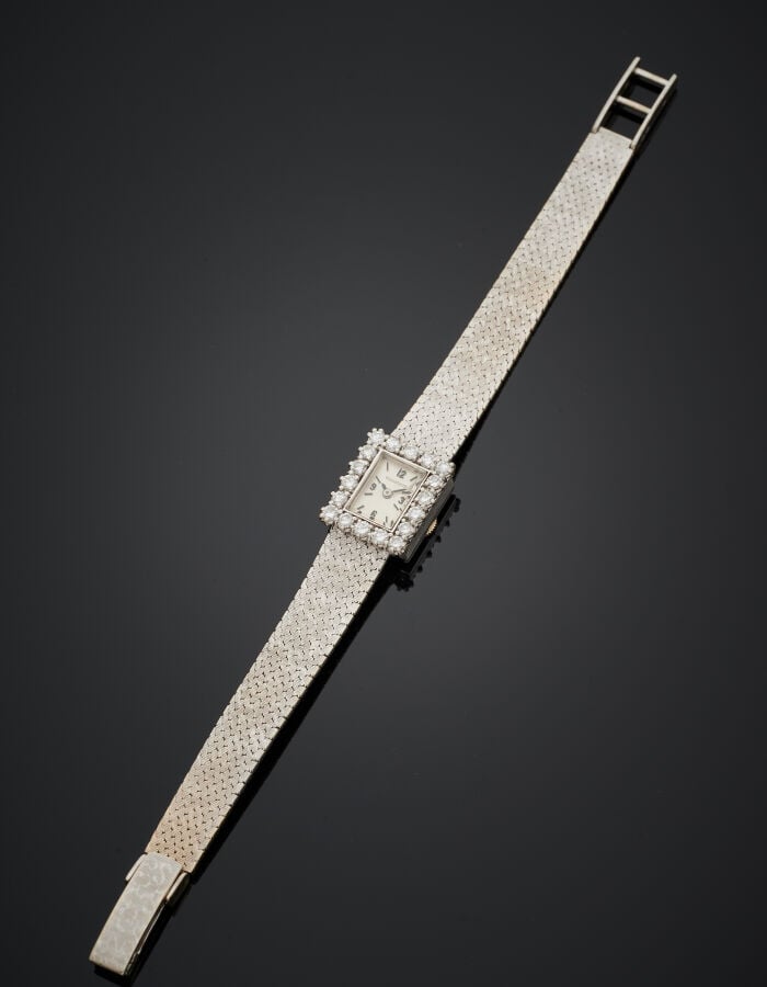 JAEGER LECOULTRE - BRACELET MONTRE rectangulaire de dame en or gris (750‰). Lun…