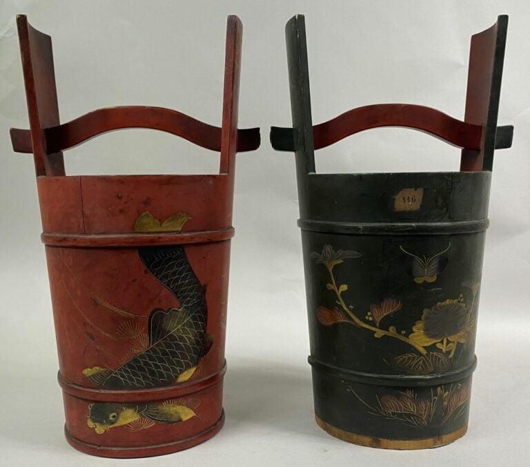 JAPON - Ensemble de deux Sashidaru / Seau tonnelet en bois laqué rouge pour l'u…