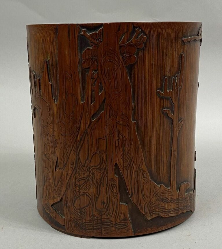 JAPON - Pot à pinceau en bois dit bitong sculpté de branchage de prunus et écri…