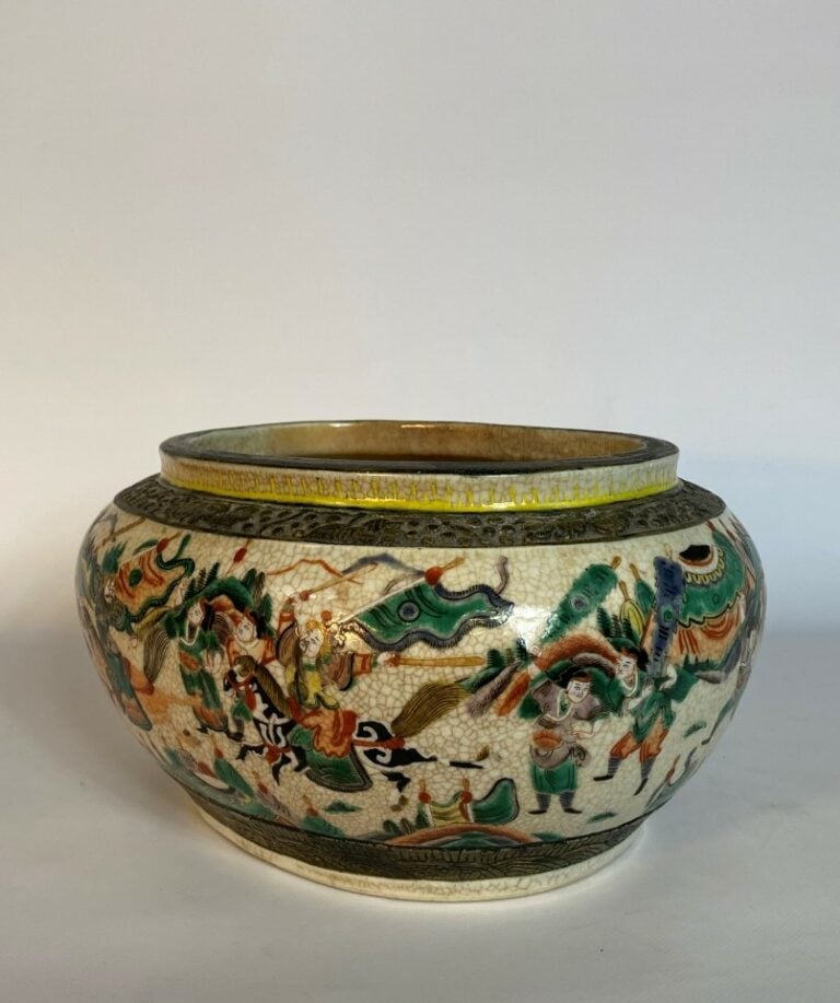 JARDINIERE / BASSIN EN GRES POLYCHROME, NANKIN - Chine, - A décor de scènes de…