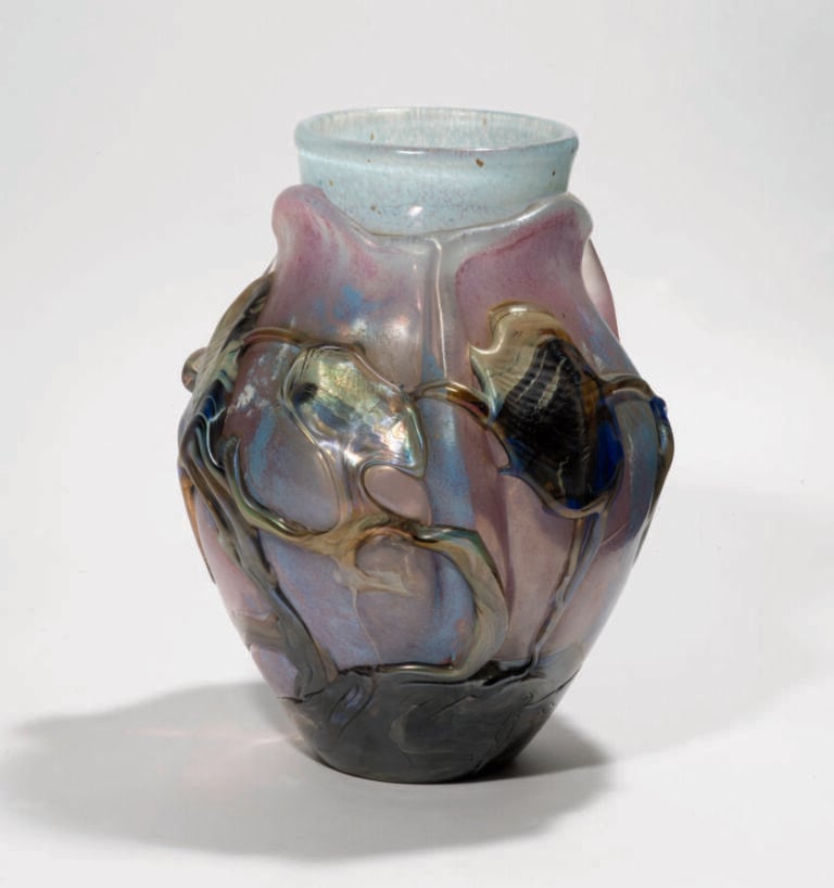 Jean-Claude NOVARO (1943-2015) - Vase en pâte de verre à applications de teinte…