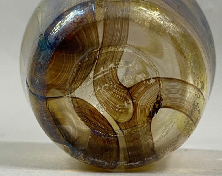 Jean Claude NOVARO (1943-2015) - Vase en verre à panse renflée et col légèremen…