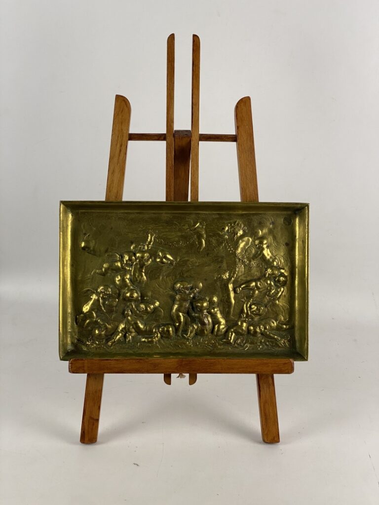 Jean-Denis LARUE (XIXème siècle) - Plateau rectangulaire en bronze doré à décor…