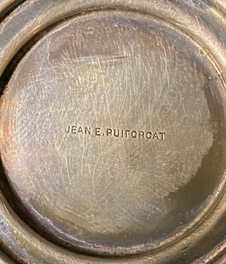 Jean Émile PUIFORCAT (1897-1945) - Petit pot à lait en argent uni et bois exoti…