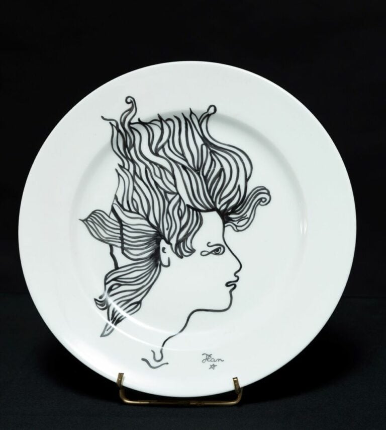 Jean MARAIS (1913-1998) - Édité par CHRISTOFLE - Assiette en céramique émaillée…