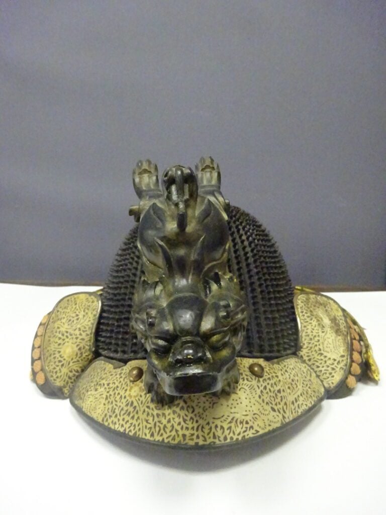 Kabuto - Japon - Epoque EDO (1603 - 1868) - Kabuto à 62 lamelles en fer à rivet…