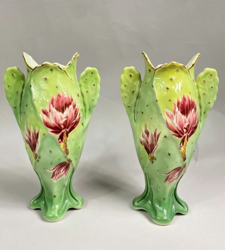 KELLER et GUERIN à LUNEVILLE - Garniture de cheminée en faïence émaillée polych…