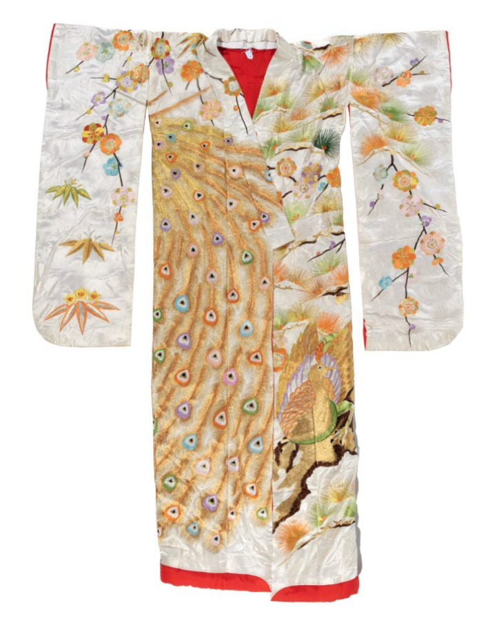 Kimono de cérémonie (uchikake) à décor de branches fleuries multicolores, et d'…