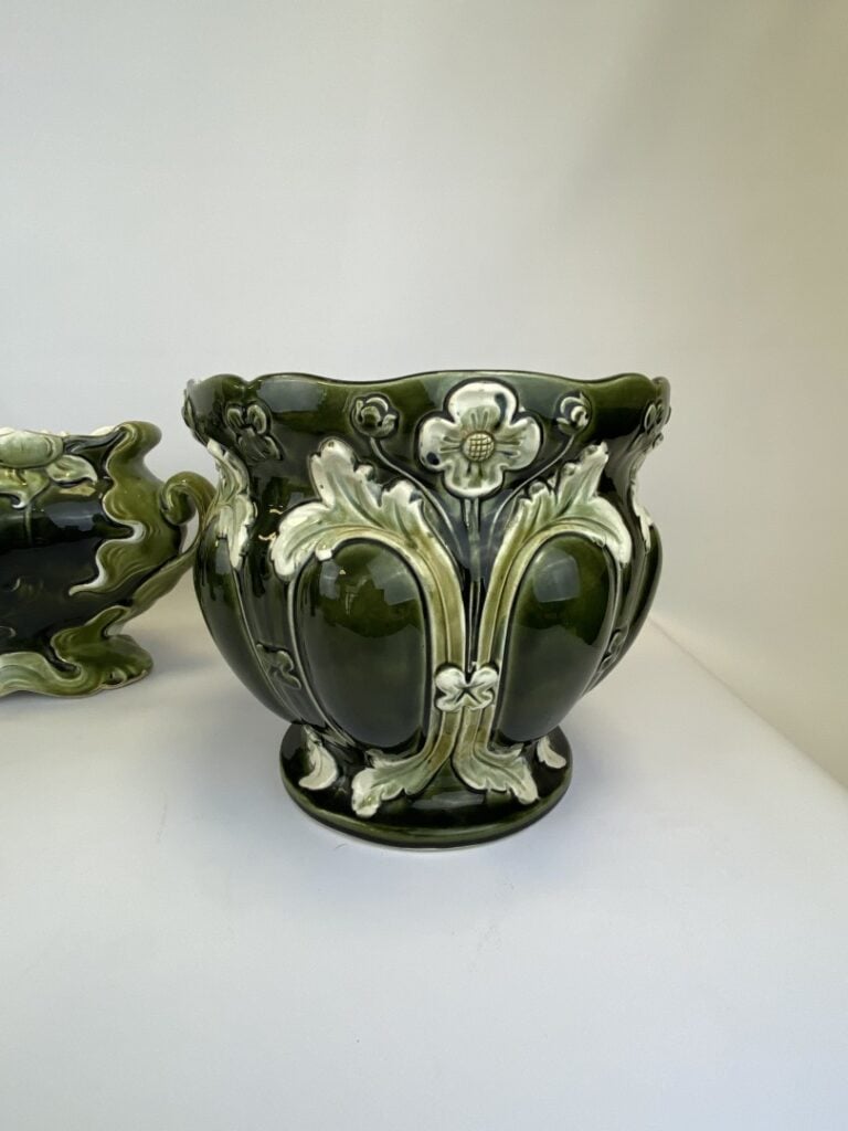 L'ABEILLE - Garniture de cheminée en barbotine polychrome à décor floral en cam…