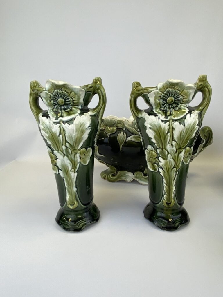 L'ABEILLE - Garniture de cheminée en barbotine polychrome à décor floral en cam…