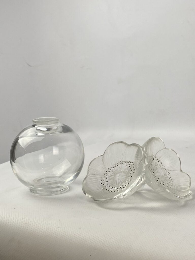 LALIQUE France - Flacon - Bouchon coupé - H :15 cm