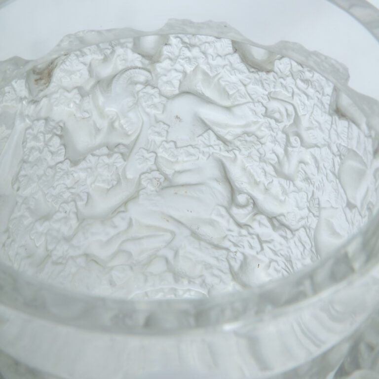 LALIQUE. - Vase Bacchus - Modèle créé en 1938 - Signature effacée, petit éclat…
