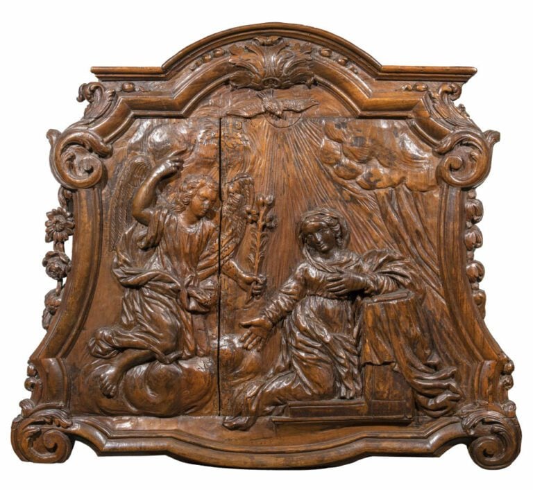 "L'Annonciation" et" la Visitation" - Paire de bas-reliefs en bois sculpté en p…