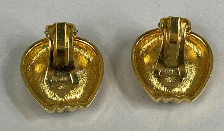 LANVIN - Paire de clips d'oreilles de forme poire en métal doré et argenté orné…