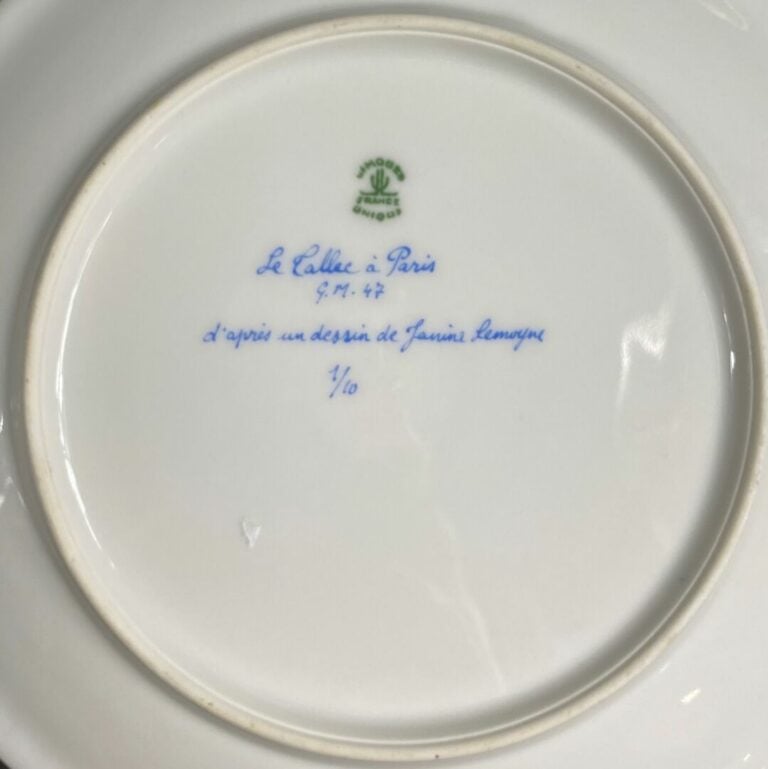 LE TALLEC à Paris - Suite de douze assiettes en porcelaine à décor polychrome d…
