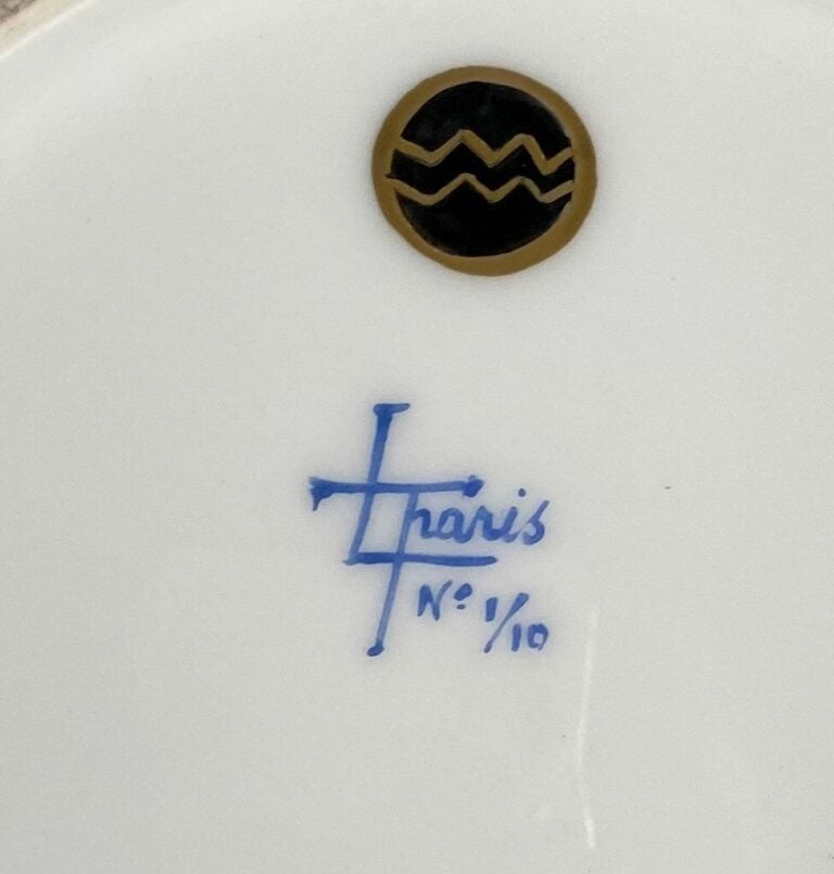 LE TALLEC à Paris - Suite de douze assiettes en porcelaine à décor polychrome d…