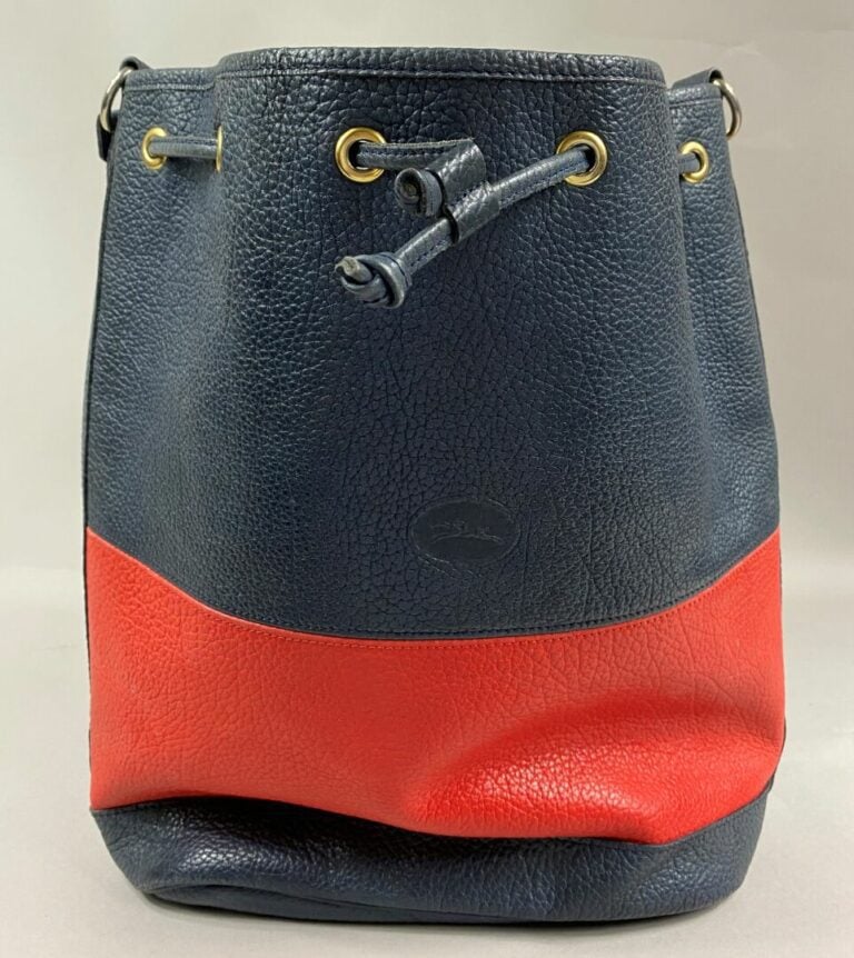LONGCHAMP - Sac bourse en cuir marine, jaune rouge et vert, bandoulière en cuir…