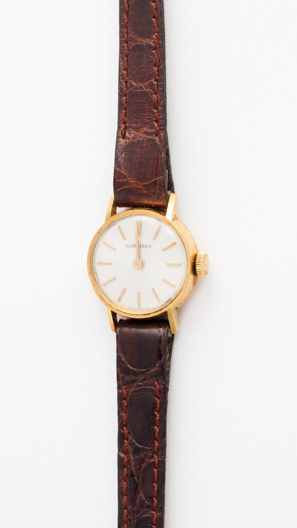 LONGINES - Montre bracelet de dame, boîtier rond en or jaune (750), cadran à fo…