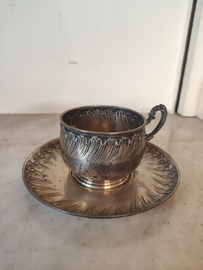 Lot d'argent (950 ‰ ) comprenant : - Cuiller en argent à spatule guillochée.Min…