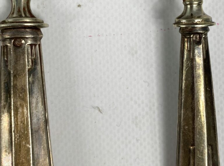 Lot de 4 couverts de service en métal argenté et manches en argent fourré (925)…