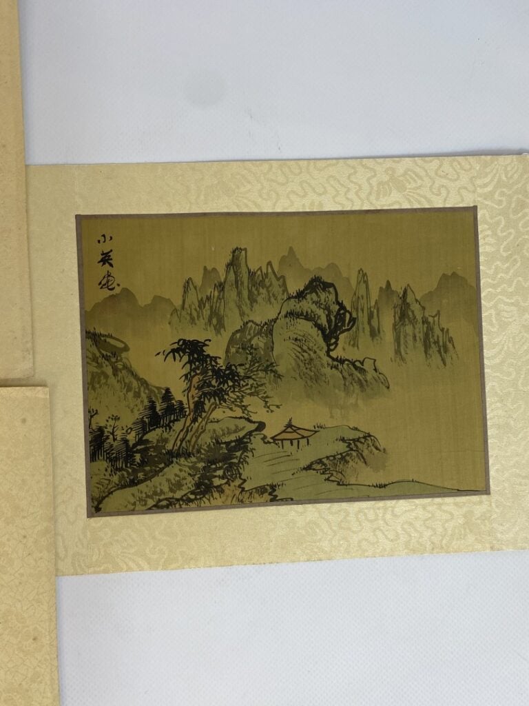LOT DE CINQ (5) PEINTURES SUR TISSU - Chine - Représentant chacune un paysage r…