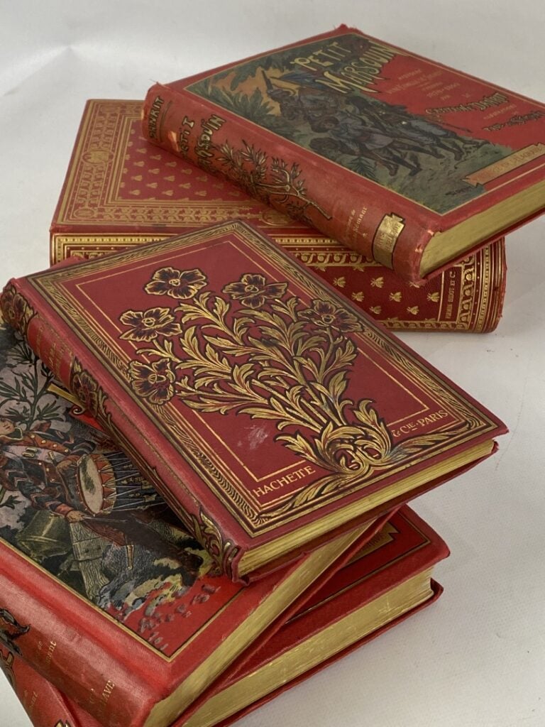 Lot de cinq livres reliures éditeurs cartonnage toilé rouge dont Jean Tapin, fi…