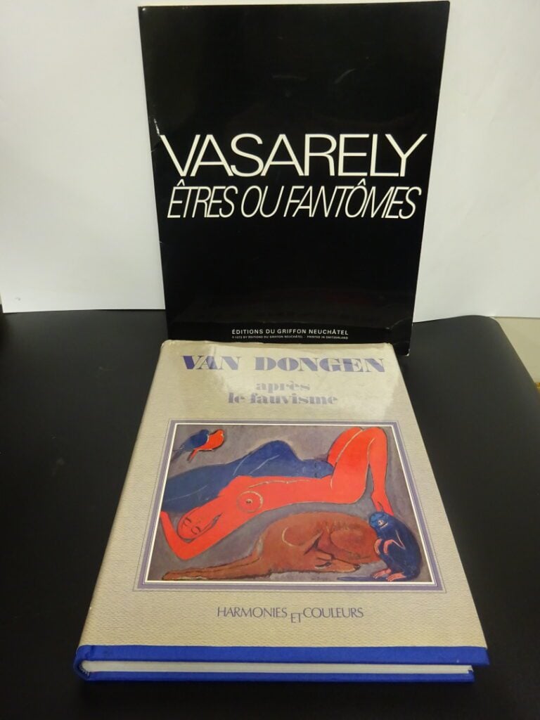 Lot de deux livres d'arts : - - VASARELY être ou fantômes Ed. du Griffon, Neuch…