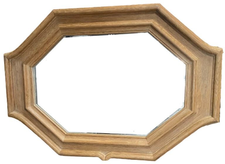 Lot de deux miroirs : - Grand miroir octogonal à entourage en bois naturel. - 9…