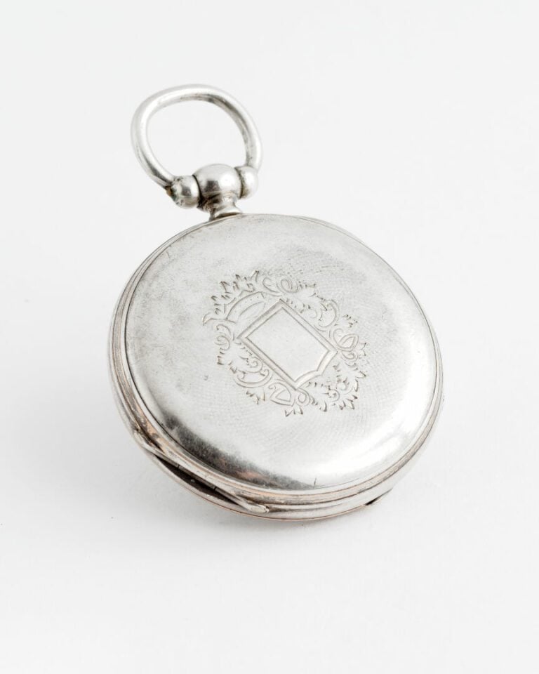 Lot de deux montres de gousset en argent (925), boîtier à décor de cartouche et…