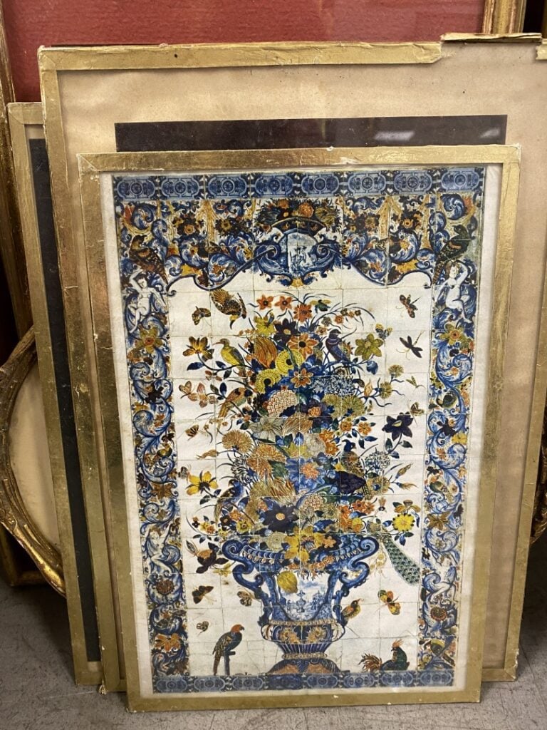 Lot de gravures dont trois par Vredeman de Vries, et petit lot d'huiles sur boi…