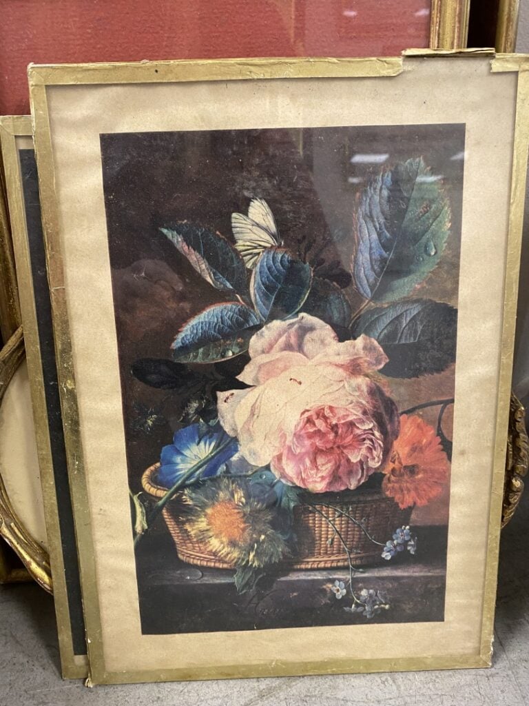 Lot de gravures dont trois par Vredeman de Vries, et petit lot d'huiles sur boi…