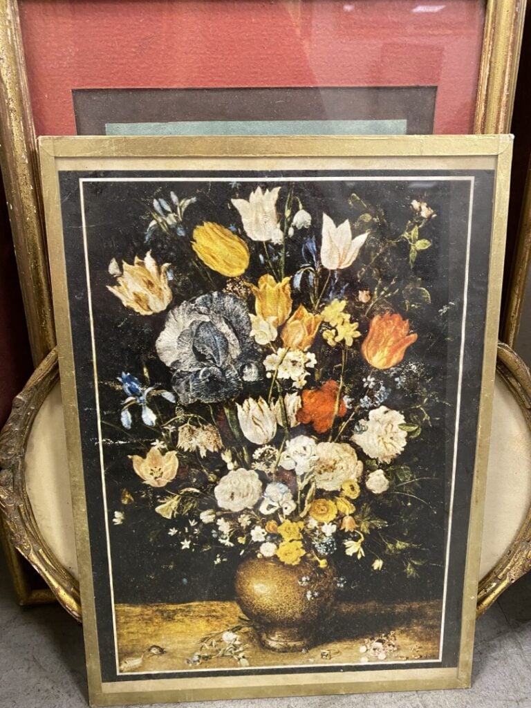 Lot de gravures dont trois par Vredeman de Vries, et petit lot d'huiles sur boi…