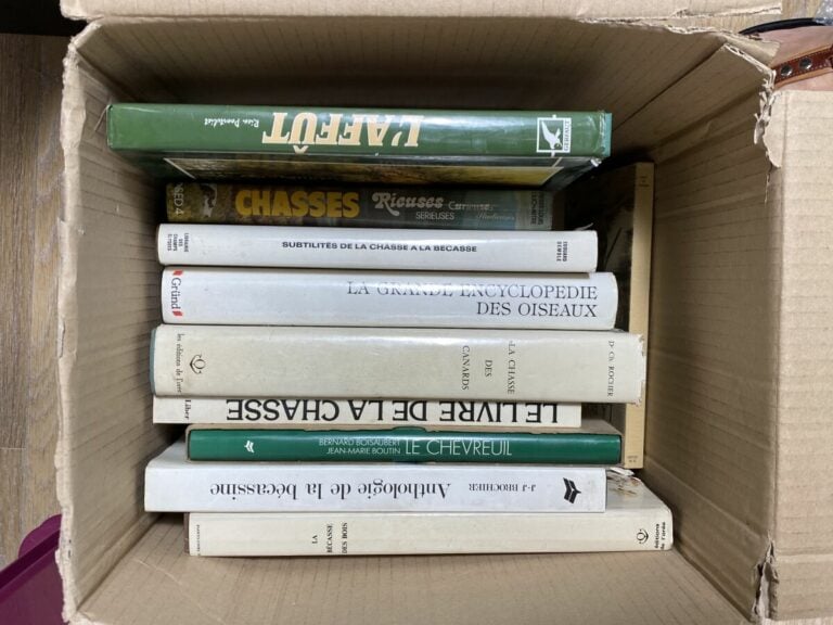 Lot de livres sur la chasse et divers livres anciens