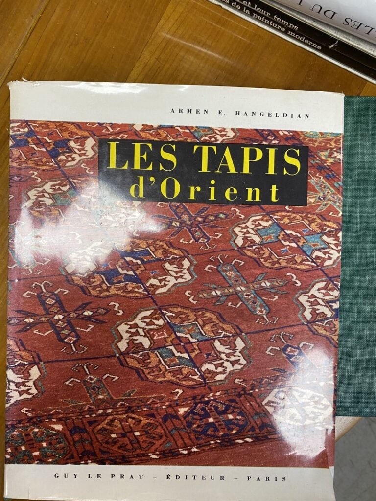 Lot de livres sur les Beaux-Arts, Tapis d'Orient, Merveilles du Louvre, Trésors…