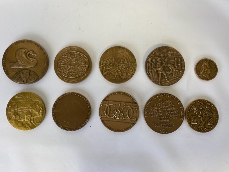 Lot de médailles, Monnaie de Paris comprenant notamment des chateaux tels que C…