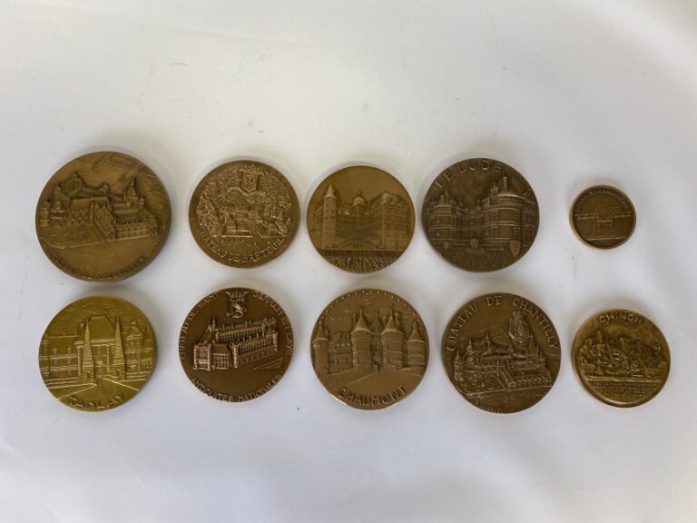 Lot de médailles, Monnaie de Paris comprenant notamment des chateaux tels que C…