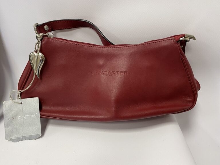 Lot de trois sacs de dame, SONIA RYKIEL, LONGCHAMP et LANCASTER. - On y un sac…