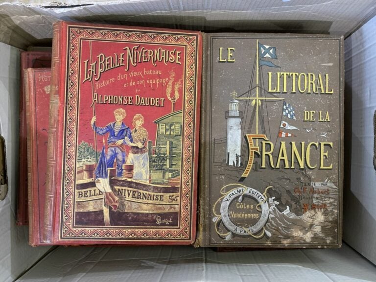 Lot de volumes cartonnages éditeur XIXe dont La belle nivernaise, le littoral d…