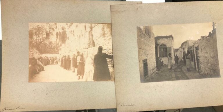Lot d'environ 250 photos contrecollées sur carton, tirage sépia, avec des vues…
