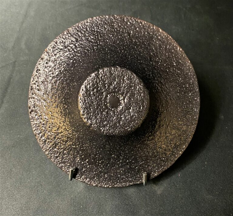Louis DELACHENAL - Coupe circulaire sur talon en pâte de verre brune nuancée vi…