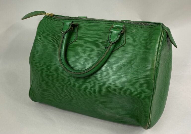 Louis VUITTON - Sac Speedy en cuir épi vert - Avec cadenas et clés - Long. : 27…