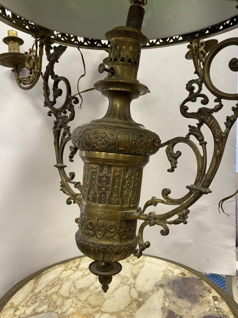 Lustre en bronze doré, laiton et opaline bleu - (usures, en l'état) - Hauteur e…