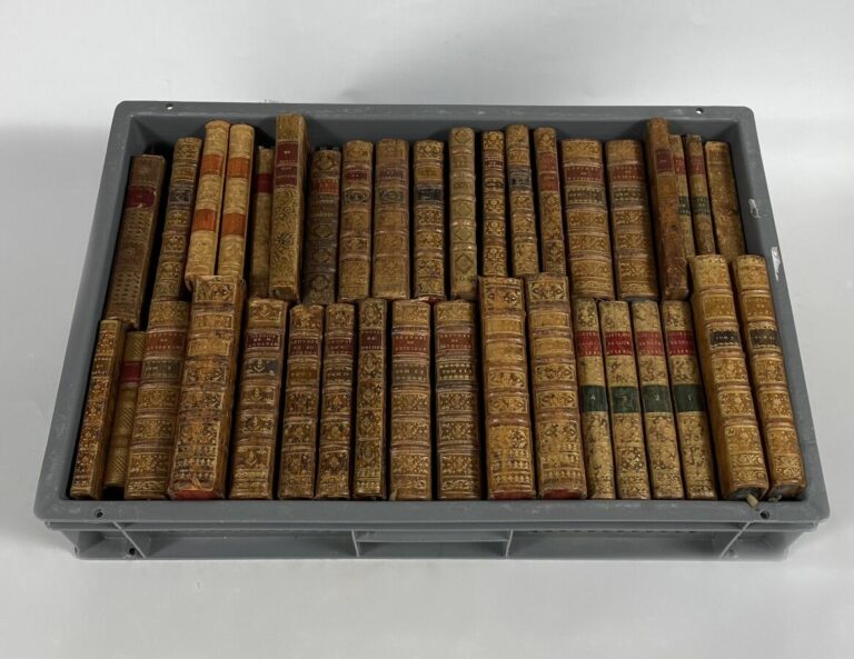 Manette de livres XVIIIe s. environ 80 vols.