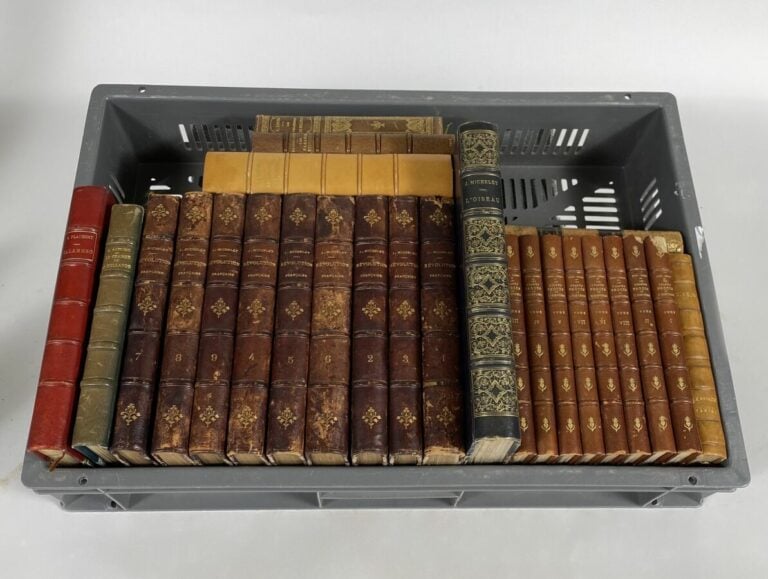 Manette d'environ 60 volumes - Divers - Environ 60 volumes format in-16