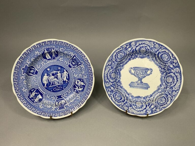 Mannette de céramiques divers dont asiatiques dans le goût asiatique, un vase j…